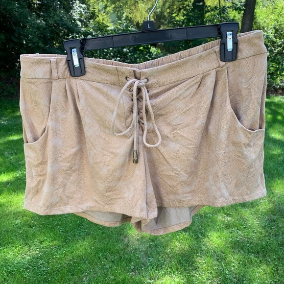 Tan suede like tie up stretchy shorts with pockets - Picture 1 of 11